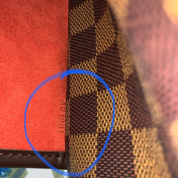 Authentic Louis Vuitton Serria Damier Ebene bag - Picture 2 of 16